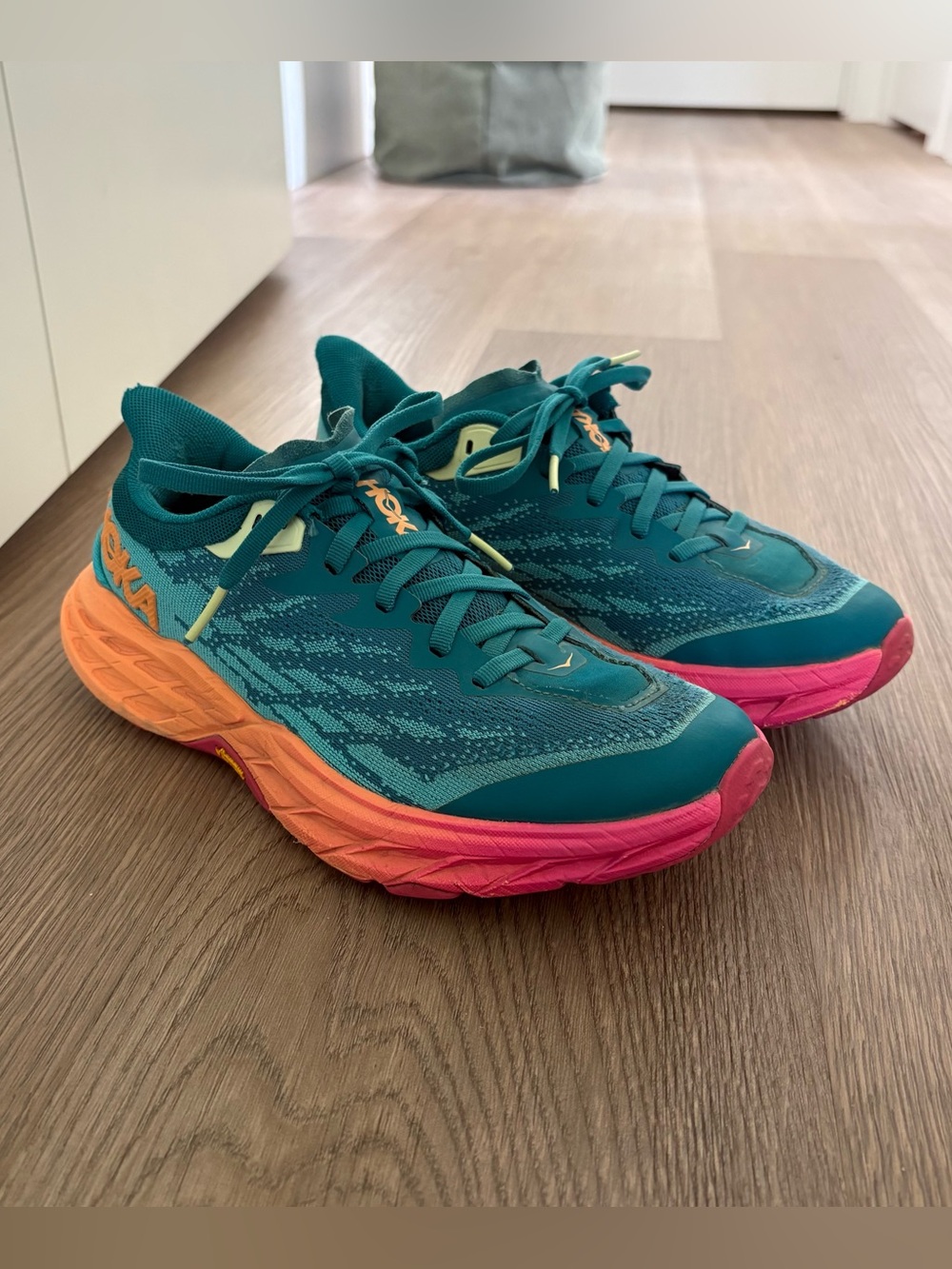 Women’s Hoka Speedgoat 5 Trail Running Shoes Size 6.5